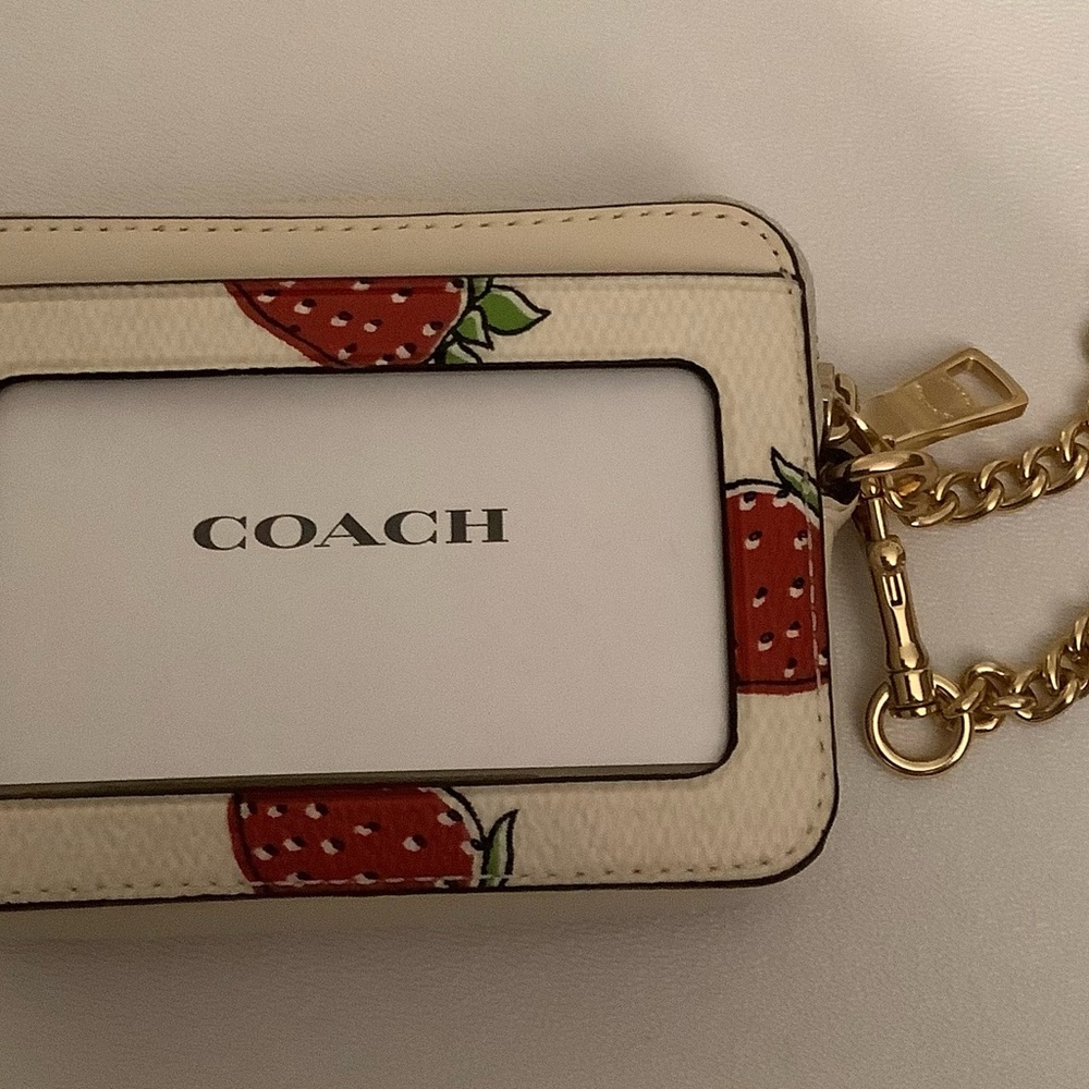 Coach Cream and Red Strawberry Zip Cc ID Case Card Holder Wallet - Picture 2 of 4